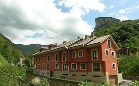 Apartamentos Puente La Molina